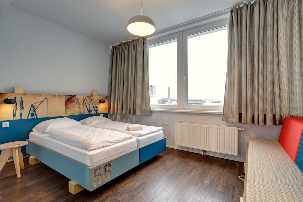 Meininger Hotel Hamburg City Center Екстер'єр фото