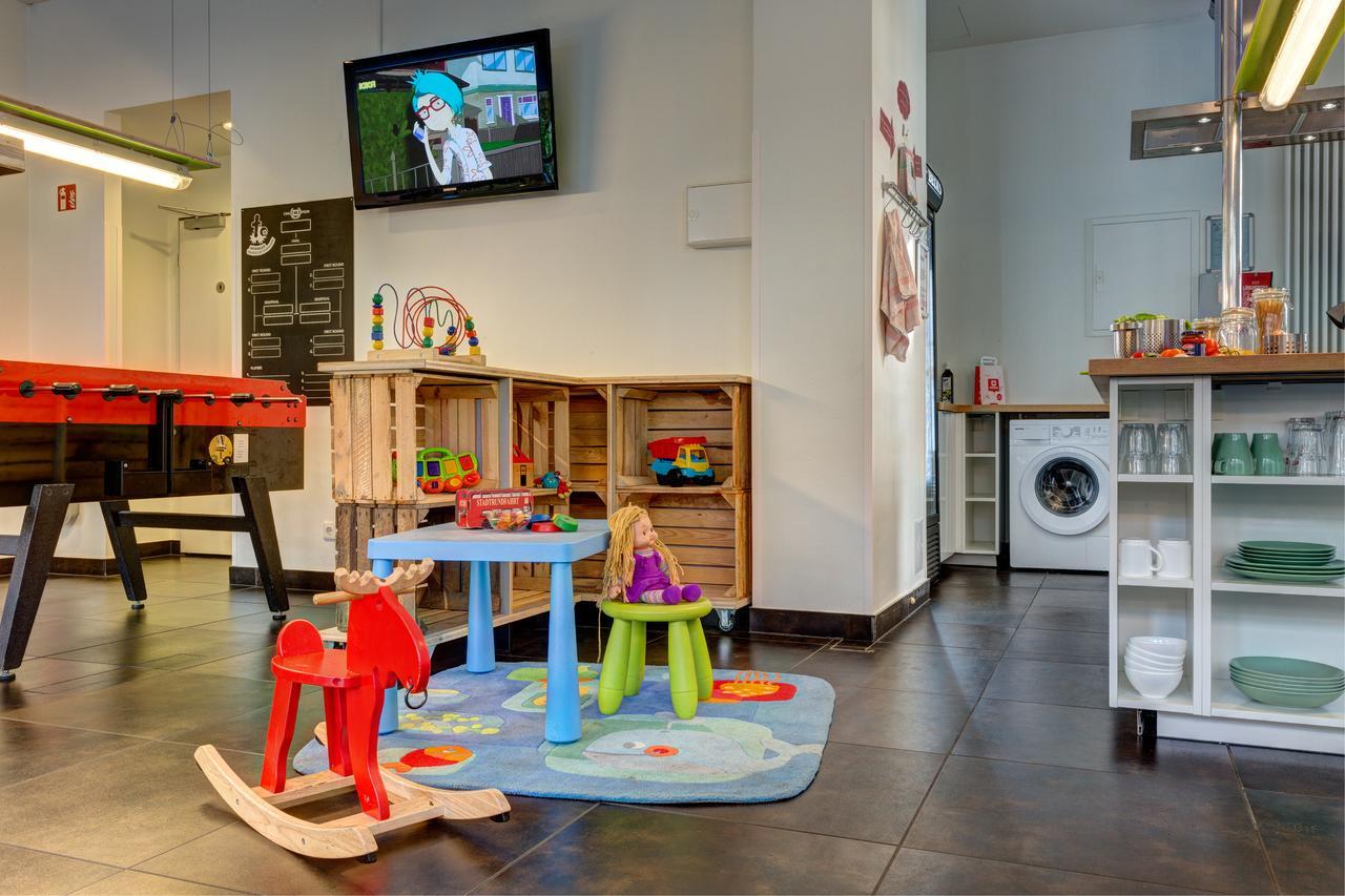 Meininger Hotel Hamburg City Center Екстер'єр фото