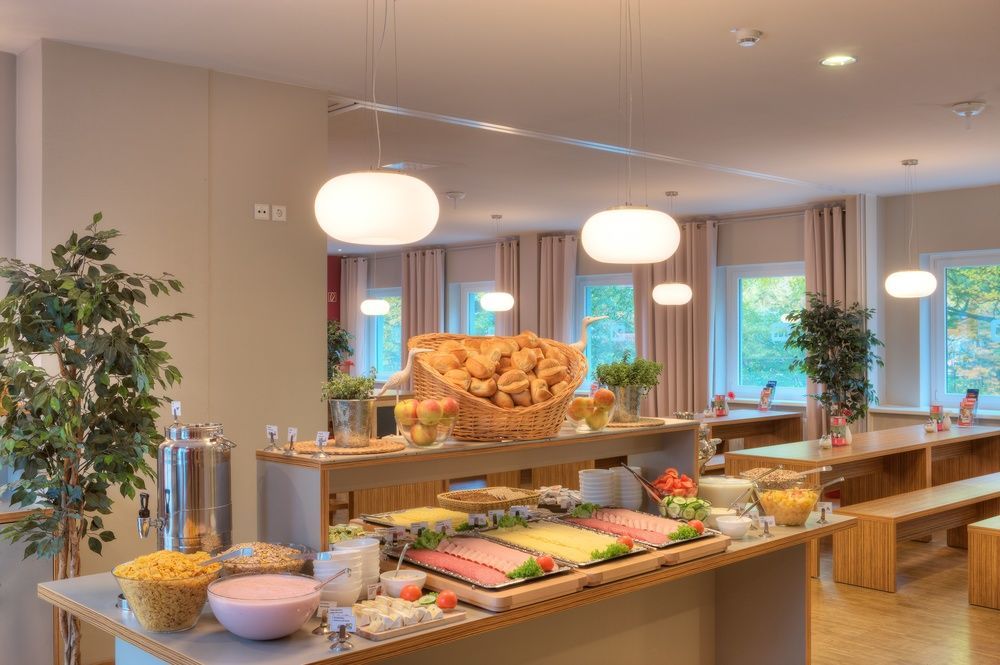 Meininger Hotel Hamburg City Center Екстер'єр фото