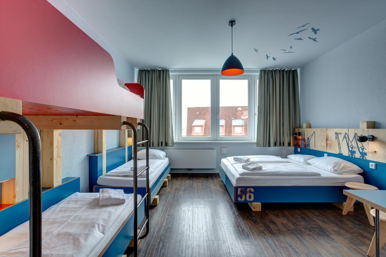 Meininger Hotel Hamburg City Center Екстер'єр фото