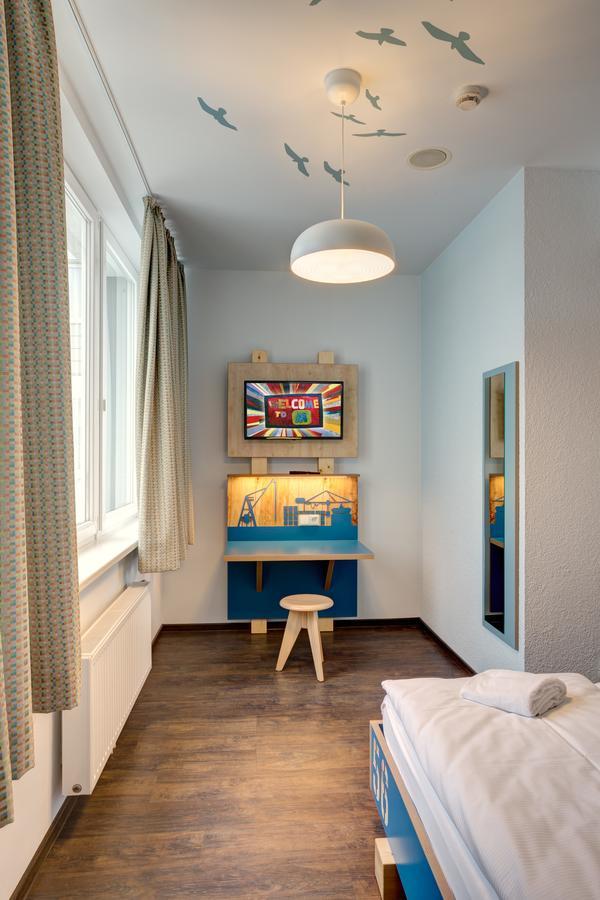 Meininger Hotel Hamburg City Center Екстер'єр фото