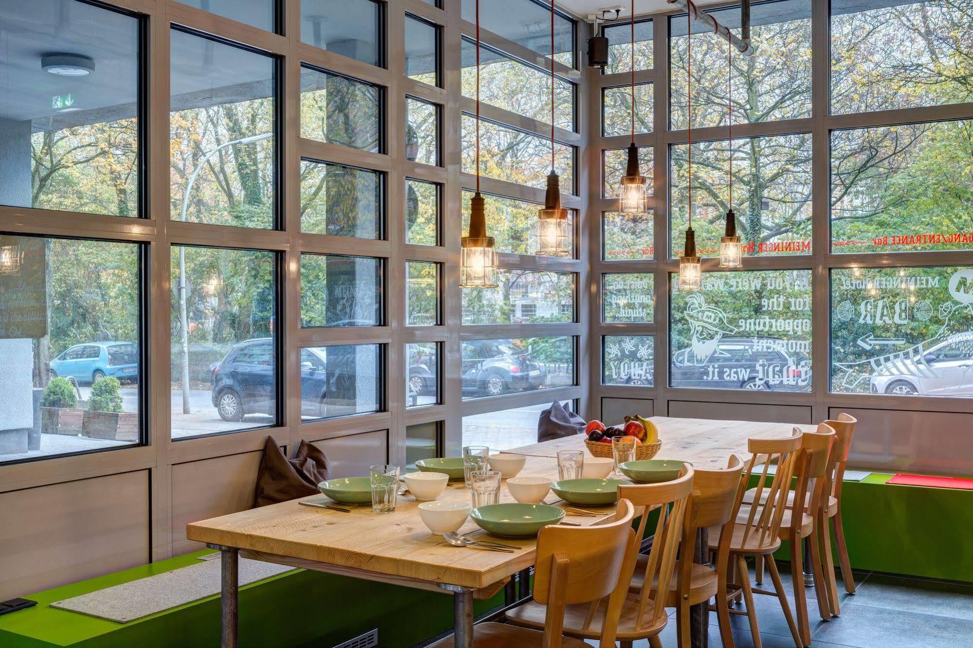 Meininger Hotel Hamburg City Center Екстер'єр фото