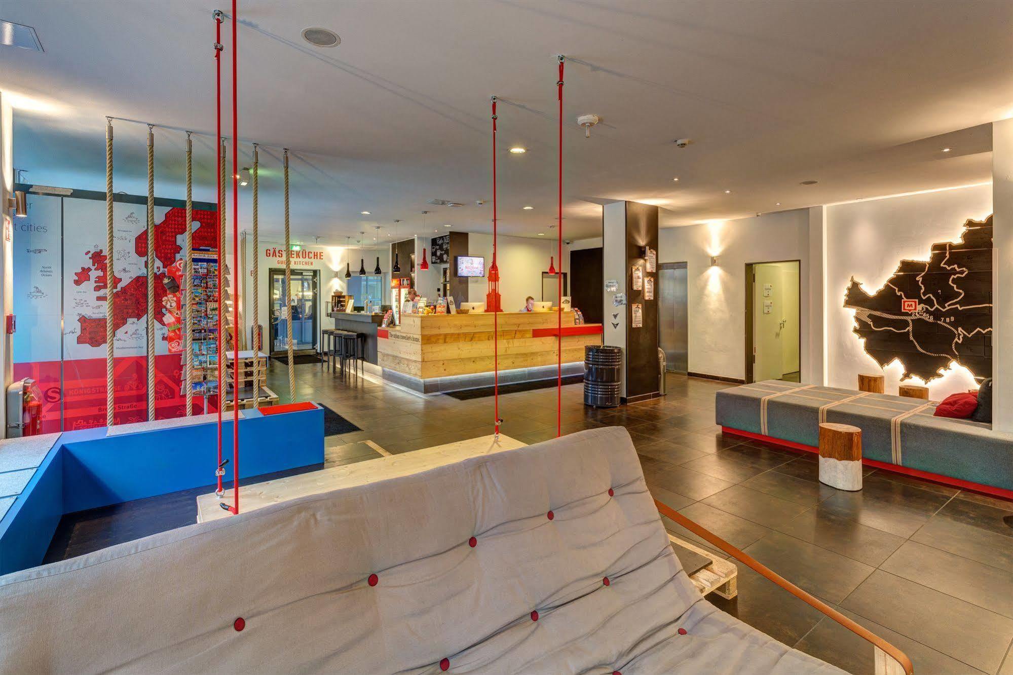 Meininger Hotel Hamburg City Center Екстер'єр фото