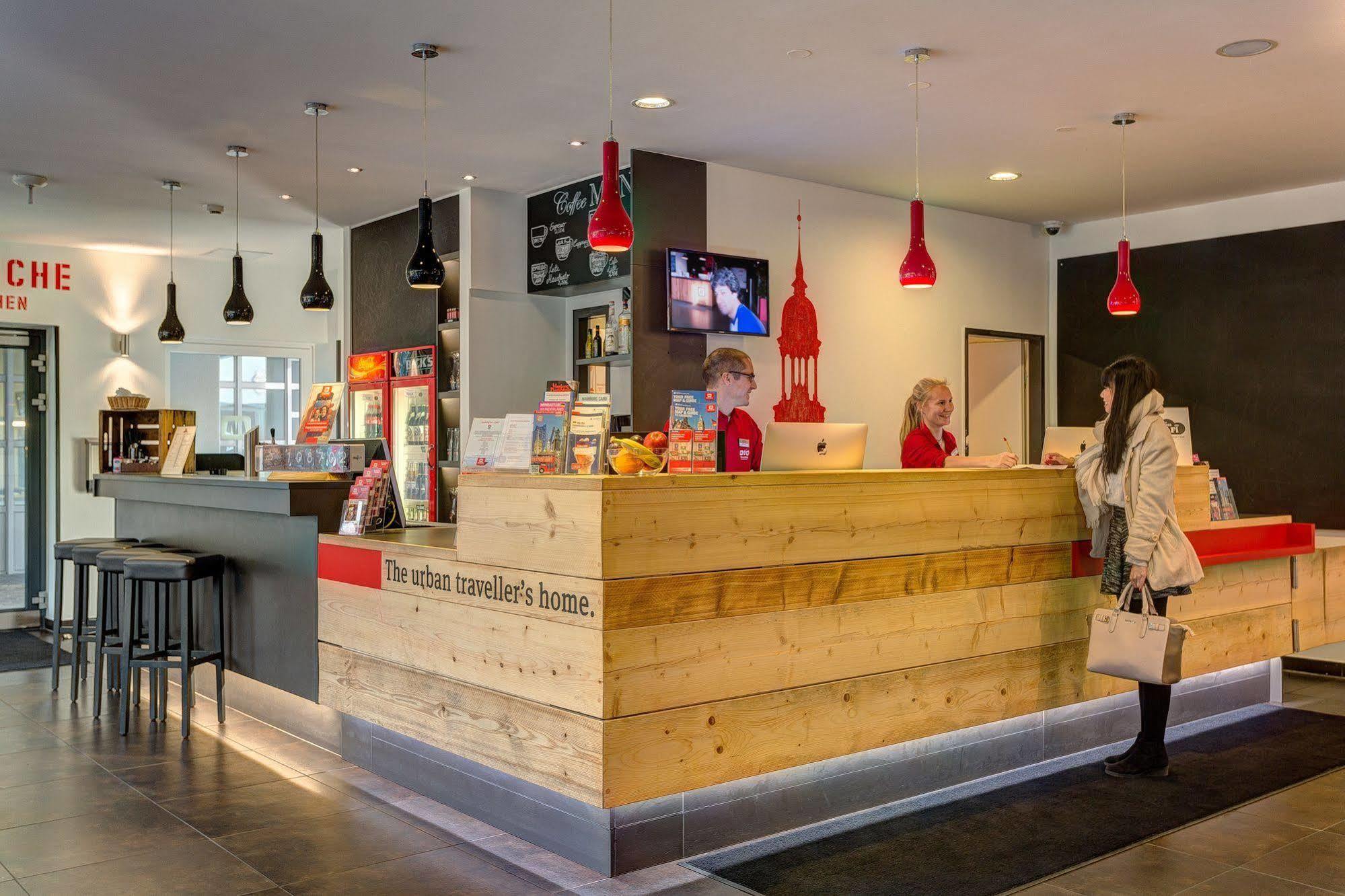 Meininger Hotel Hamburg City Center Екстер'єр фото