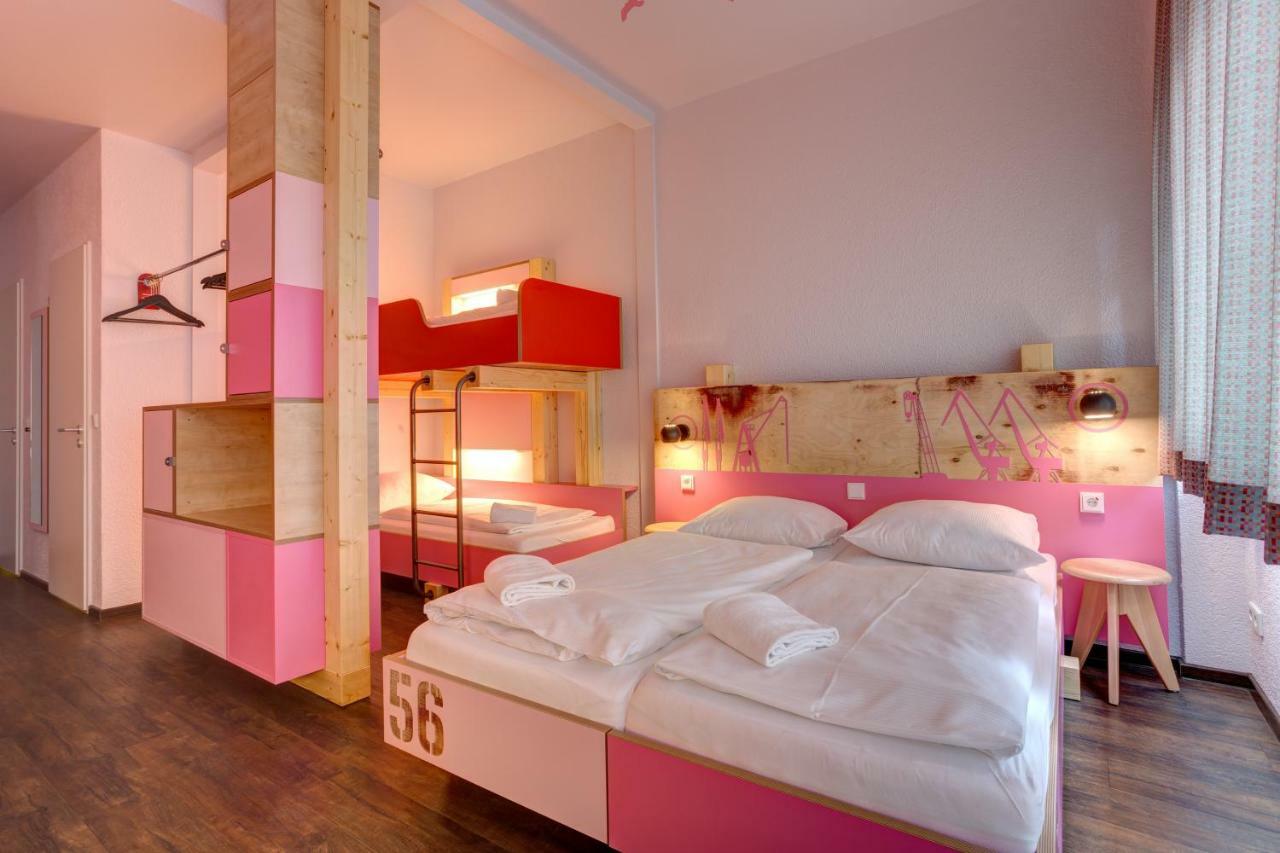 Meininger Hotel Hamburg City Center Екстер'єр фото
