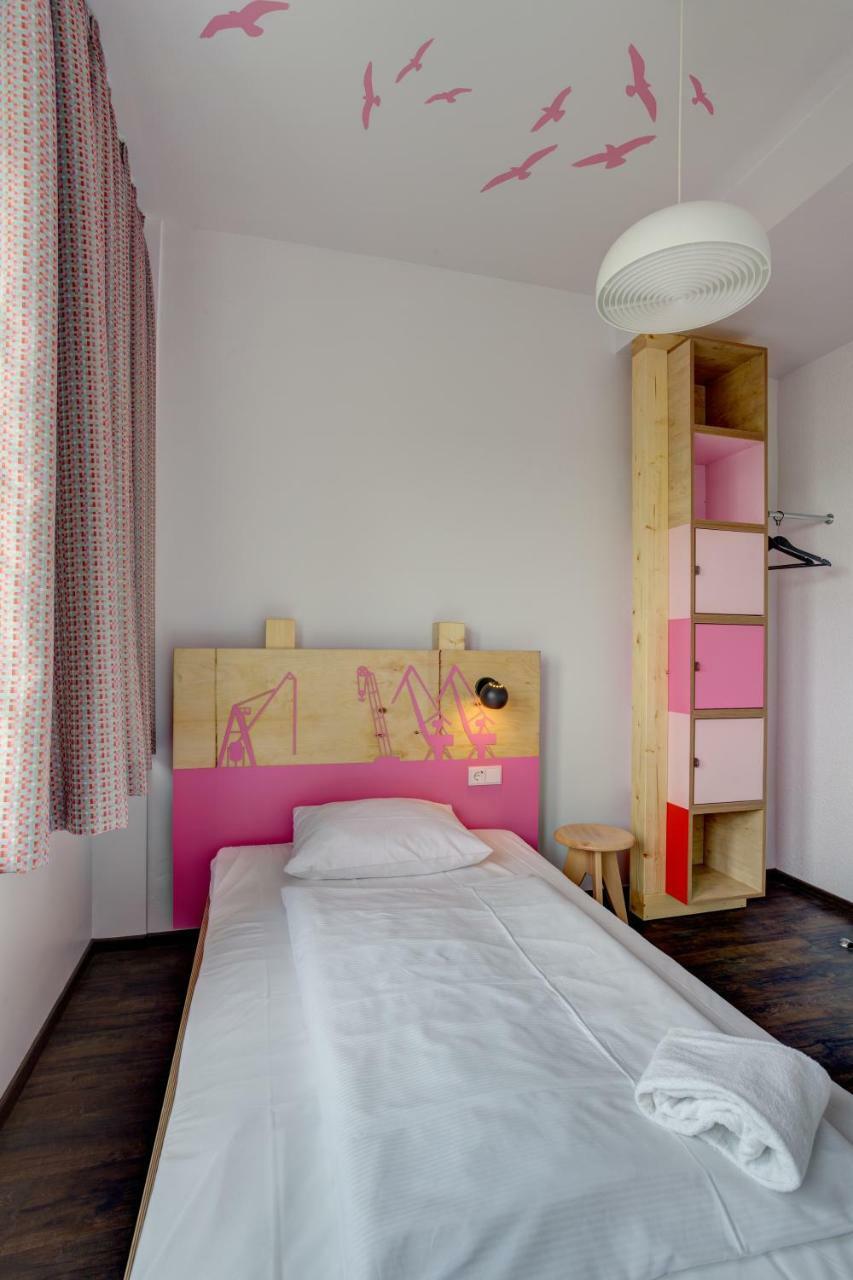 Meininger Hotel Hamburg City Center Екстер'єр фото