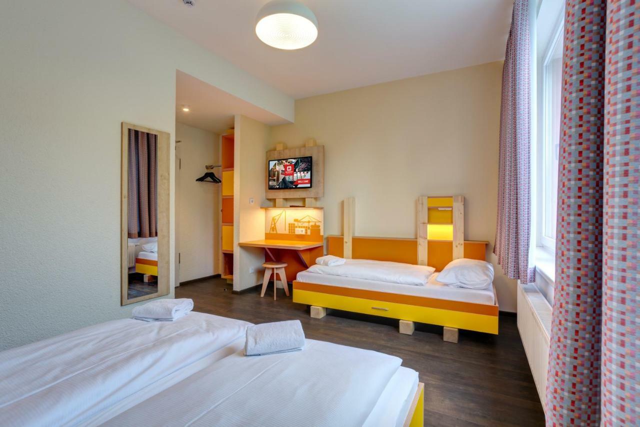 Meininger Hotel Hamburg City Center Екстер'єр фото